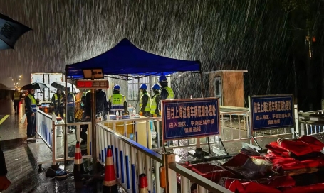 48小時搶建防疫卡點