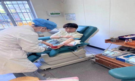 黨員帶頭義務獻血