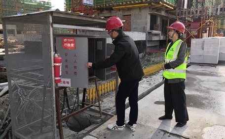 鹽高北工地黨員現場安全檢查